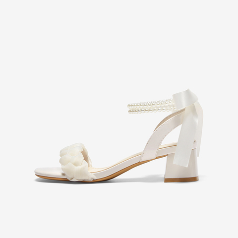 百思图2023夏季新款时髦仙女风蝴蝶结一字带粗跟女凉鞋WB531BL3