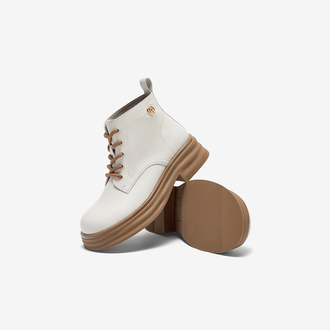百思图2023冬季新款商场同款简约休闲马丁靴粗跟女短靴CD031DD3