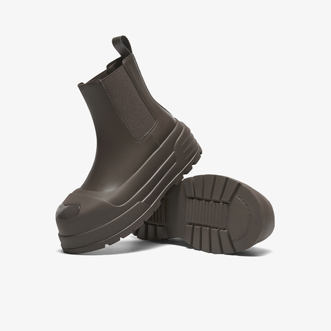 百思图2023冬季新款时髦简约运动休闲烟筒靴厚底女短靴IC817DD3