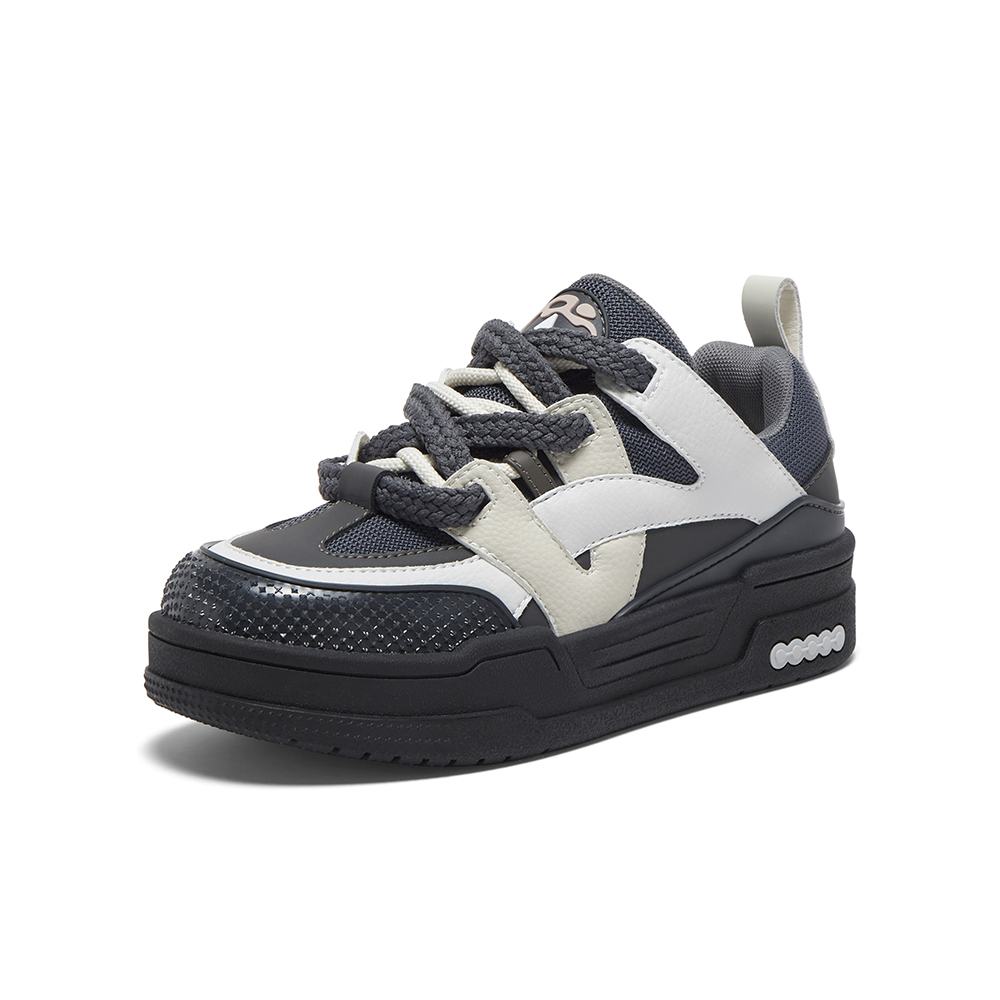 百思图2023秋季新款休闲运动时尚板鞋厚底女休闲鞋IC025CM3