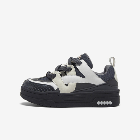 百思图2023秋季新款休闲运动时尚板鞋厚底女休闲鞋IC025CM3