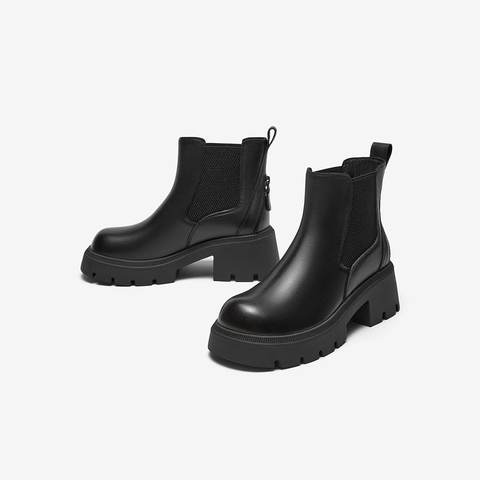 百思图2023冬季新款商场同款简约休闲烟筒靴粗跟女短靴SD610DD3