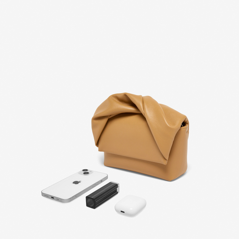 百思图2023秋新款商场同款时尚蝴蝶结手提包单肩斜挎包女X3004CX3