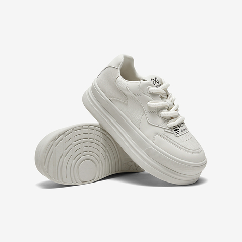 百思图2024春季新款时尚运动休闲板鞋厚底女休闲鞋TD168AM4