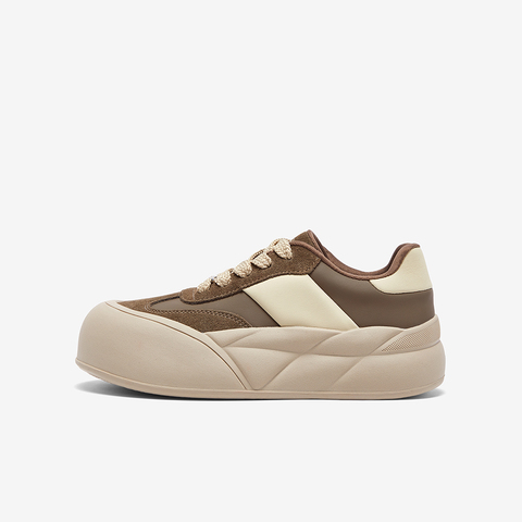 百思图2024春季新款时尚运动休闲板鞋厚底圆头女休闲鞋IB008AM4