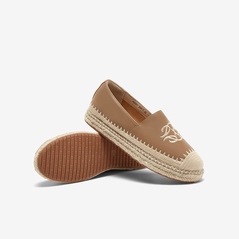 百思图2024春季新款时尚复古休闲渔夫鞋平跟圆头女单鞋A0051AA4