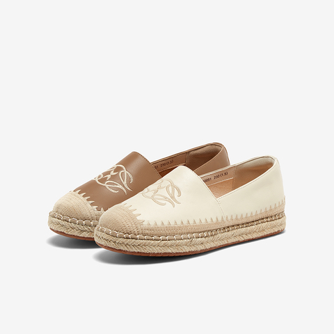 百思图2024春季新款时尚复古休闲渔夫鞋平跟圆头女单鞋A0051AA4