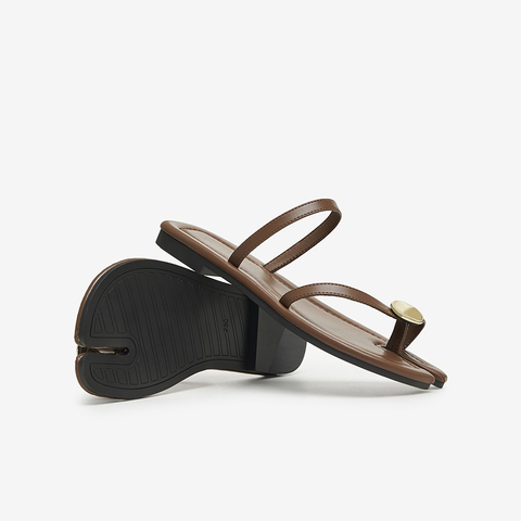 百思图2024夏季新款时髦简约户外休闲夹趾平跟女拖鞋M3072BT4