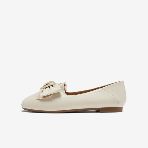 百思图2024春季新款商场同款甜美蝴蝶结乐福鞋方跟女单鞋TYK21AA4