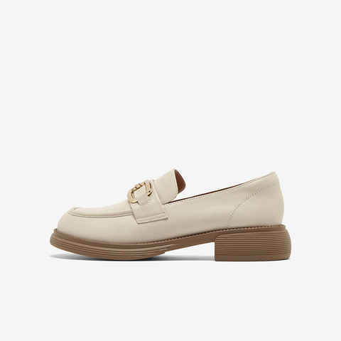 百思图2024春季新款时尚金属扣乐福鞋粗跟圆头女单鞋VHN57AA4