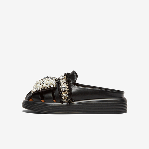 百思图2024夏季新款时尚休闲通勤珍珠穆勒鞋厚底女拖鞋W3221BH4