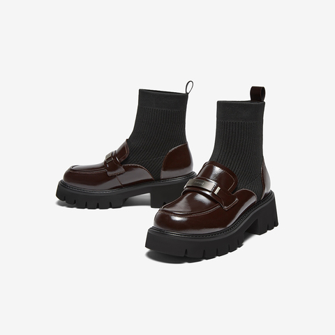 百思图2024冬季新款时尚潮流学院风袜靴粗跟圆头女短靴VUN04DD4