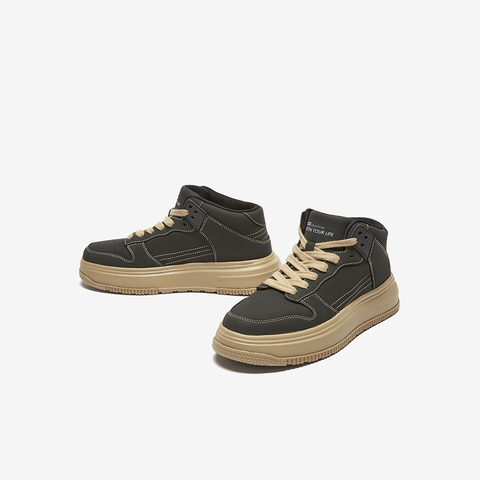 百思图2024冬季新款简约户外街头运动高帮板鞋男休闲鞋S1178DM4