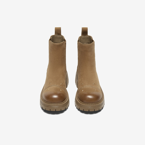 百思图2024冬季新款商场同款简约复古烟筒靴粗跟女短靴U6261DD4