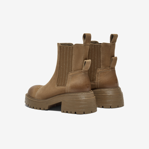 百思图2024冬季新款商场同款简约复古烟筒靴粗跟女短靴U6261DD4