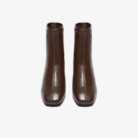 百思图2024冬季新款时髦简约通勤时装靴粗跟方头女短靴M5112DD4