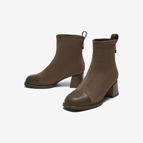 百思图2024冬季新款商场同款时尚通勤弹力靴粗跟女短靴W7110DD4