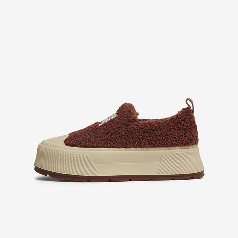 百思图2024冬季新款时尚户外运动毛毛鞋厚底圆头女休闲鞋E8617DM4