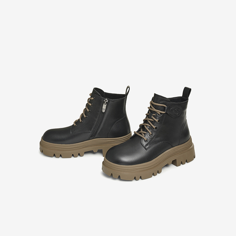 百思图2024冬季新款商场同款简约运动马丁靴粗跟女短靴ULU01DD4