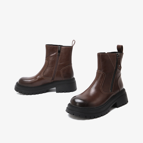 百思图2024冬季新款商场同款简约通勤时装靴粗跟女短靴ULT04DD4