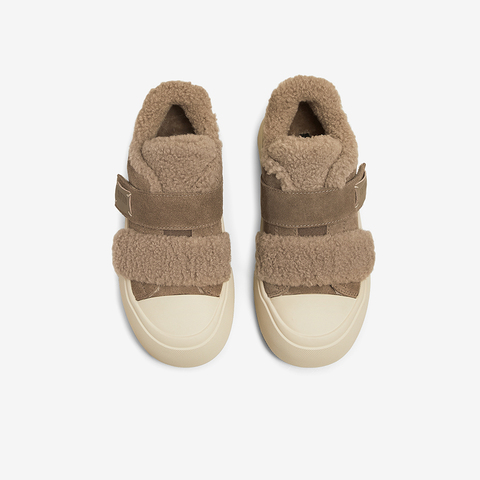 百思图2024冬季新款商场同款时尚运动板鞋加绒女休闲鞋I7595DM4