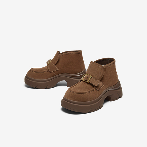 百思图2024冬季新款商场同款复古加绒勃肯鞋粗跟女单鞋UPV03DD4