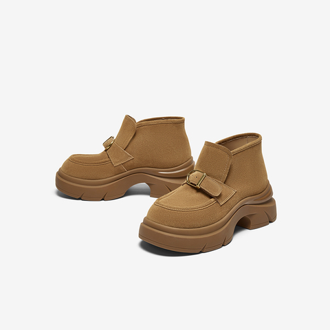 百思图2024冬季新款商场同款复古加绒勃肯鞋粗跟女单鞋UPV03DD4