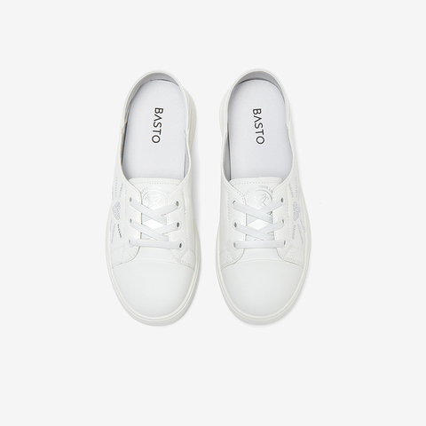 百思图2024春季新款简约通勤户外运动小白鞋平跟女休闲鞋BJ973AA4