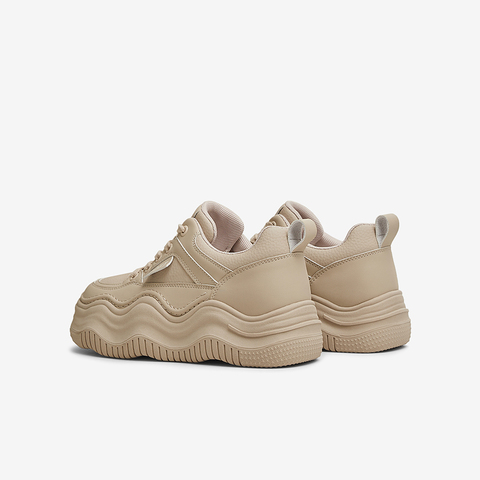 百思图2025春季新款时尚街头运动板鞋厚底圆头女休闲鞋X5910AM5