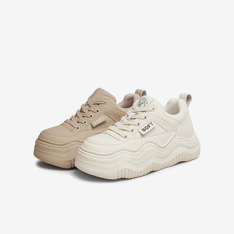 百思图2025春季新款时尚街头运动板鞋厚底圆头女休闲鞋X5910AM5