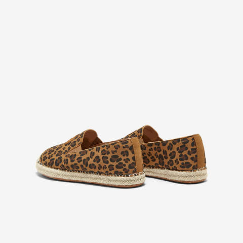 百思图2025春季新款简约休闲通勤渔夫鞋平跟女单鞋A0233AA5