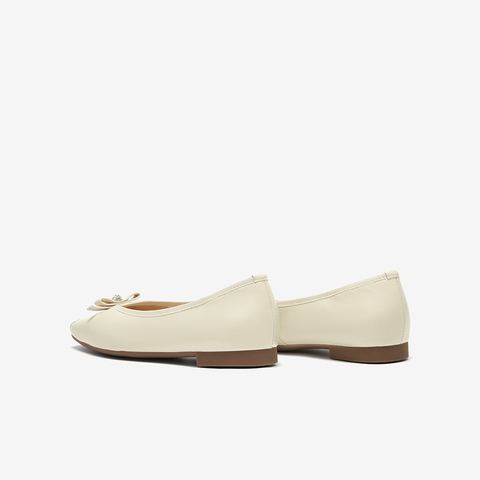 百思图2025春季新款简约通勤时尚蝴蝶结方头浅口女单鞋A4503AQ5