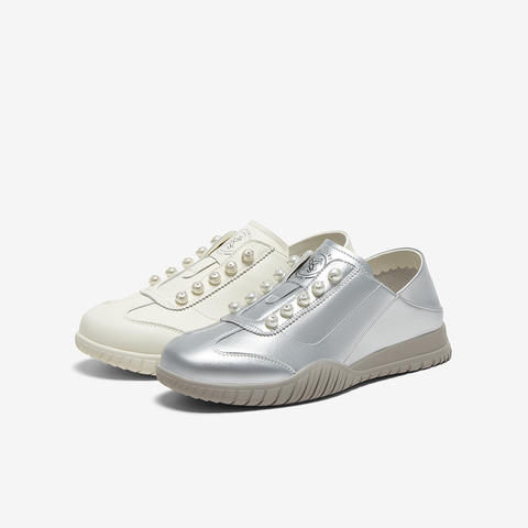 百思图2025春季新款商场同款简约休闲德训鞋平跟女休闲鞋E5261AM5