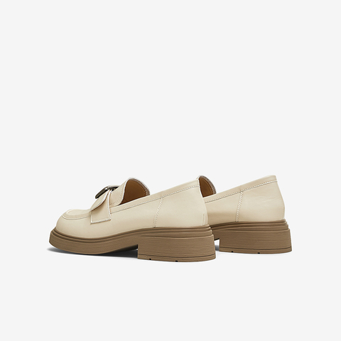 百思图2025春季新款商场同款简约学院乐福鞋粗跟女单鞋W6231AA5