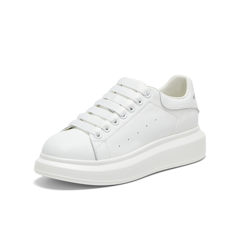 百思图2025春季新款时尚户外运动小白鞋厚底圆头女休闲鞋V0121AM5