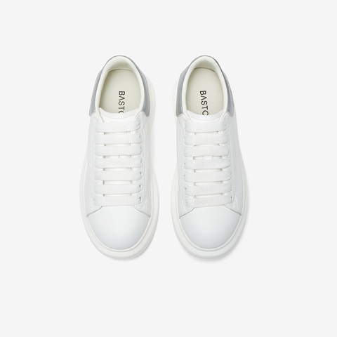 百思图2025春季新款时尚户外运动小白鞋厚底圆头女休闲鞋V0121AM5