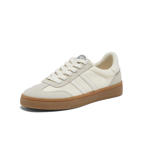 百思图2025春季新款简约户外运动德训鞋平跟圆头女休闲鞋V2508AM5