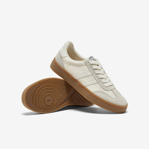 百思图2025春季新款简约户外运动德训鞋平跟圆头女休闲鞋V2508AM5