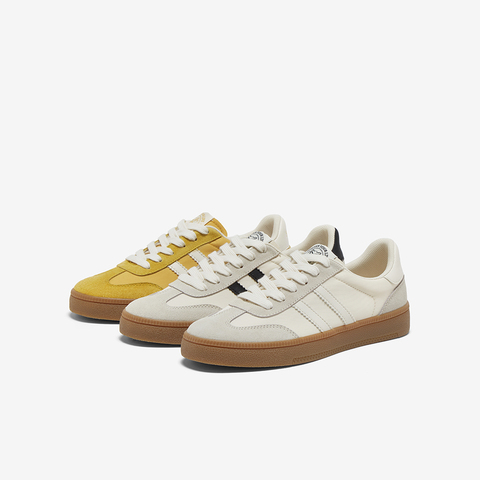 百思图2025春季新款简约户外运动德训鞋平跟圆头女休闲鞋V2508AM5