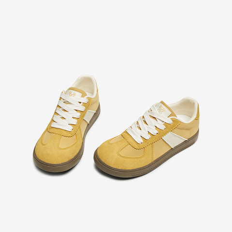 百思图2025春季新款时尚运动复古德训鞋平跟女休闲鞋V0330AM5