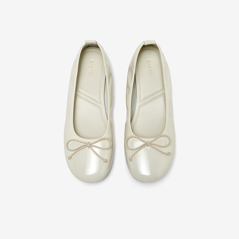 百思图2025秋季新款简约时尚蝴蝶结通勤浅口粗跟女单鞋B8013CQ5