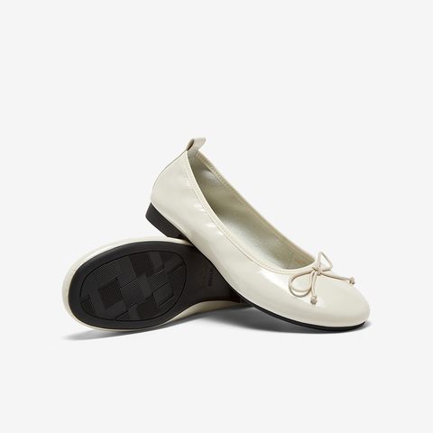 百思图2025秋季新款简约时尚蝴蝶结通勤浅口粗跟女单鞋B8013CQ5