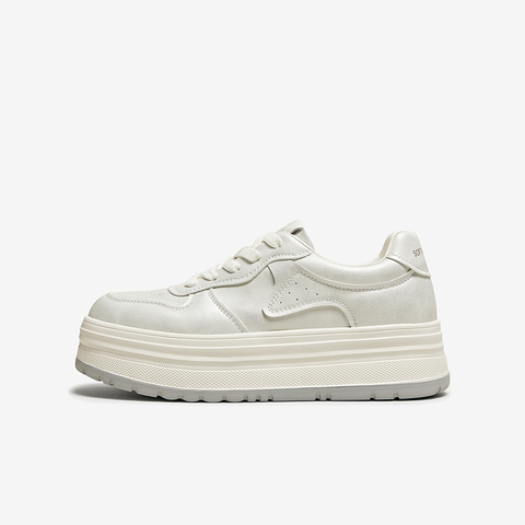 百思图2025秋季新款简约街头户外运动板鞋女休闲鞋W0803CM5