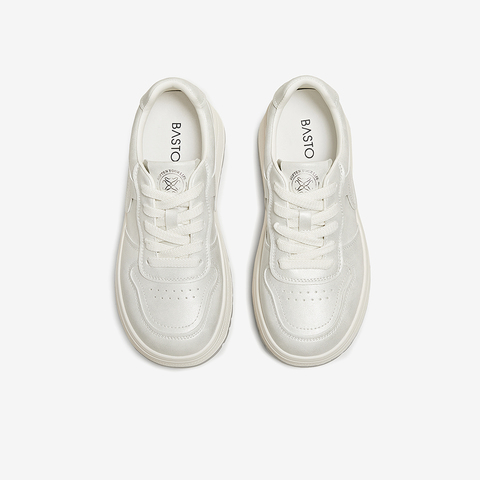 百思图2025秋季新款简约街头户外运动板鞋女休闲鞋W0803CM5