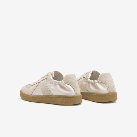 百思图2025秋季新款德训鞋时尚复古户外运动女休闲鞋D3192CM5