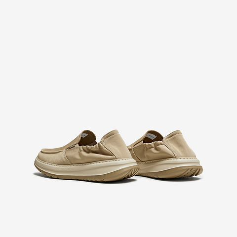 百思图2025夏季新款简约时尚通勤布鞋厚底男休闲鞋L3318BM5