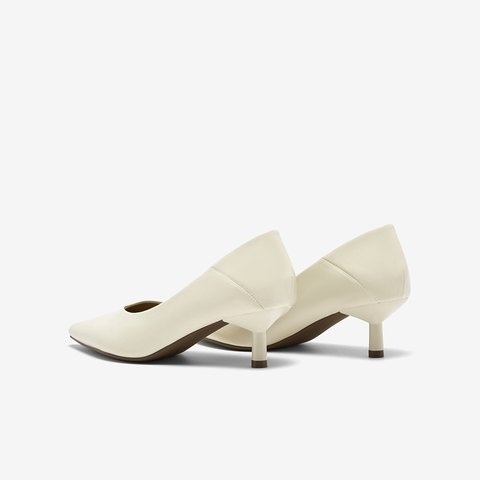 百思图2025秋季新款商场同款单鞋简约通勤细跟尖头女鞋B1163CQ5