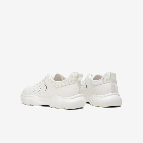 百思图2025秋季新款商场同款时尚简约户外女休闲运动鞋D3213CM5