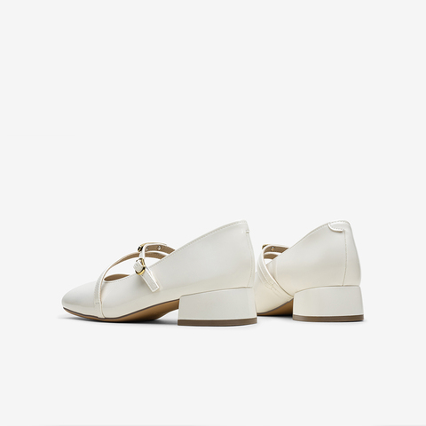 百思图2025秋季新款商场同款玛丽珍鞋时尚简约粗跟女单鞋F2052CQ5