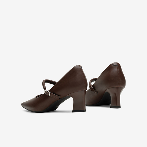 百思图2025秋季新款商场同款玛丽珍鞋简约复古尖头女单鞋B2619CQ5